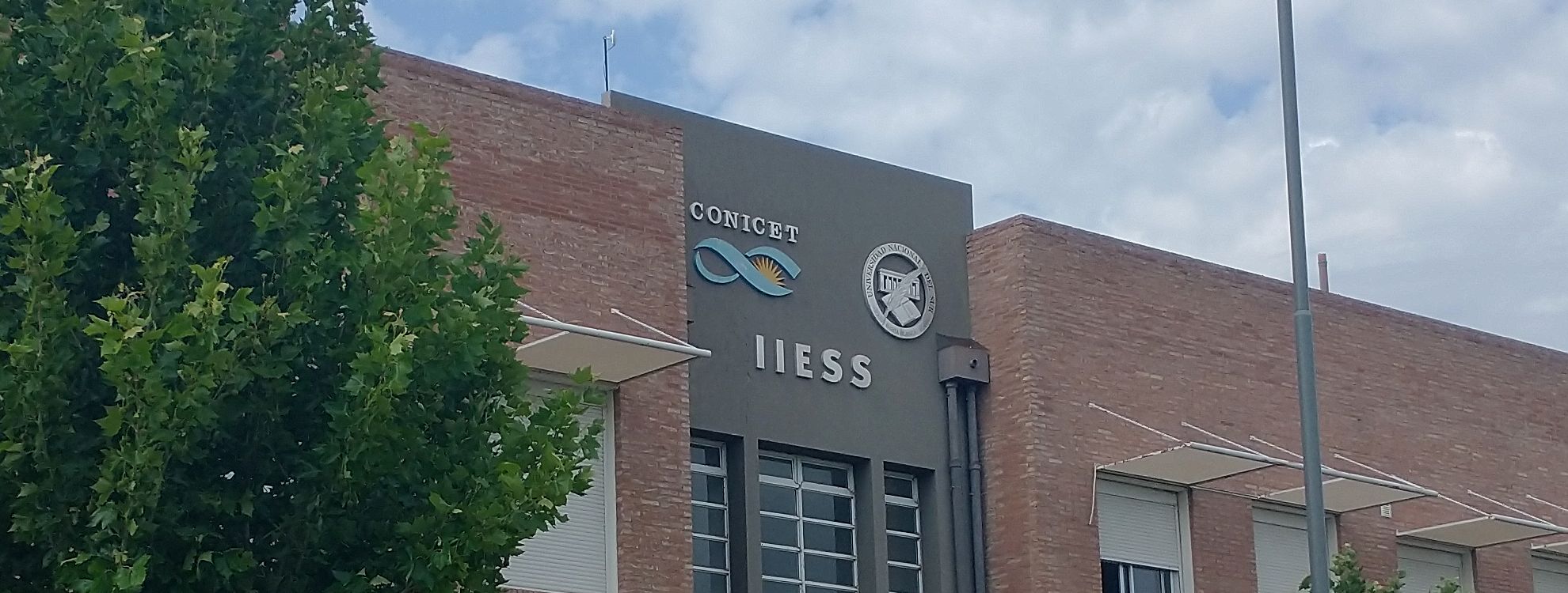 fachada IIESS